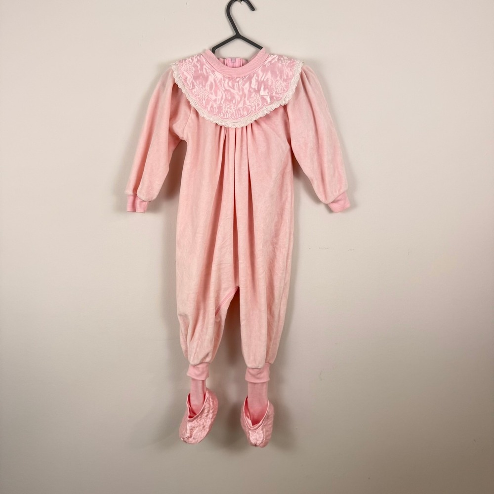 VTG Bebe Pink Velour Footie Sleeper Satin Lace Collar Baby Jumpsuit COTTAGECORE